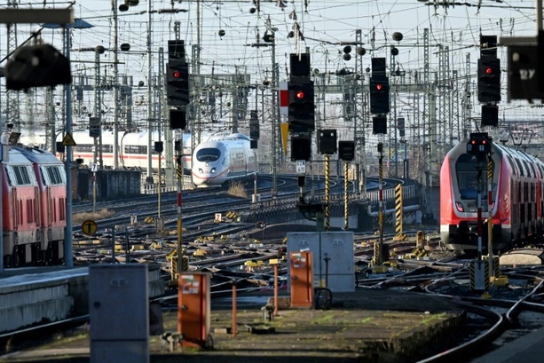 Bild vergr&ouml;&szlig;ern: Korridorsanierung Hannover-Berlin: Bahn verspricht Investition, die sich auszahlt