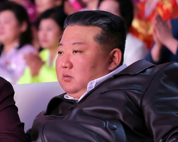 Bild vergr&ouml;&szlig;ern: Südkoreas Geheimdienst: Nordkoreanischer Machthaber Kim extrem fettleibig