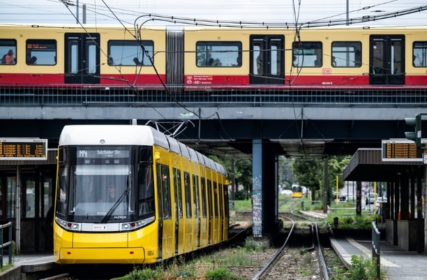 Bild vergr&ouml;&szlig;ern: Rheinische Post: Deutschlandticket kostet ab kommendem Jahr 66,80 Euro pro Monat