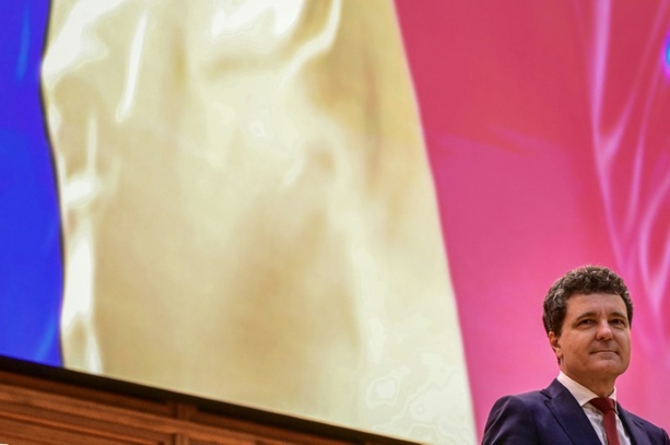 Bild vergr&ouml;&szlig;ern: Krise in Rumänien: Wahl von neuem Regierungschef im Parlament erneut gescheitert