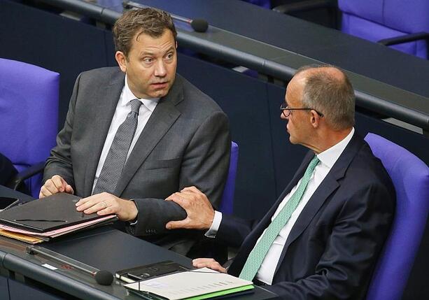 Bild vergr&ouml;&szlig;ern: Bericht: Kanzleramt stoppt Klingbeils Zuckersteuer-Pläne vorerst