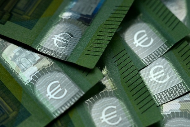 Bild vergr&ouml;&szlig;ern: Schwarzbuch: Steuerzahlerbund listet wieder 100 Beispiele der Verschwendung auf