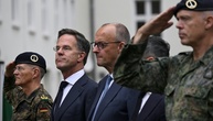 Merz mit Nato-Generalsekretär Rutte beim deutsch-niederländischen Korps