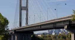 Wichtige Brücke und Atomforschungsanlage in Kiew bei russischen Angriffen getroffen