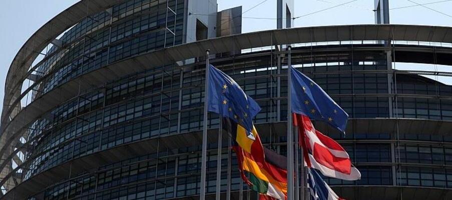 Bericht: Autolobby sucht Nähe zur extremen Rechten im EU-Parlament