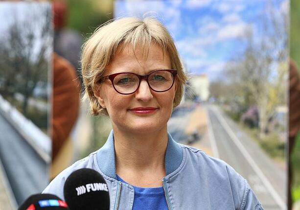 Bild vergr&ouml;&szlig;ern: Grünen-Chefin: Schwarz-Rot-Gold selbstbewusst zeigen