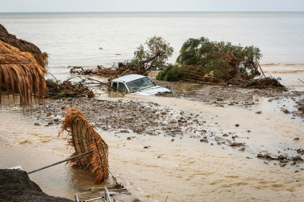 Bild vergr&ouml;&szlig;ern: Unwetter auf griechischer Urlaubsinsel Kreta: Einige Touristen evakuiert