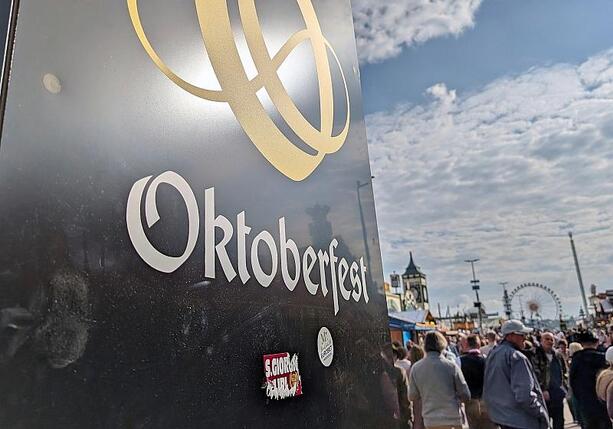Bild vergr&ouml;&szlig;ern: Schwerer Unfall an Schiffsschaukel auf dem Oktoberfest