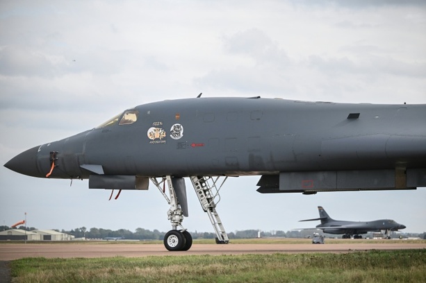Bild vergr&ouml;&szlig;ern: USA ziehen nach verdächtigem Vorfall B-1-Bomber von britischem Militärstützpunkt ab