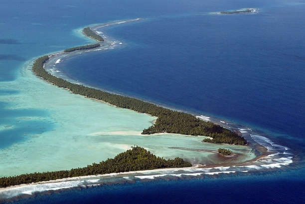 Bild vergr&ouml;&szlig;ern: Wichtige Delegierte der COP31-Vorverhandlungen zu Besuch in Pazifikstaat Tuvalu eingetroffen