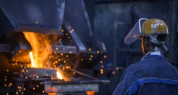 Industrieaufträge im August eingebrochen - Dreimonatsbilanz aber noch positiv