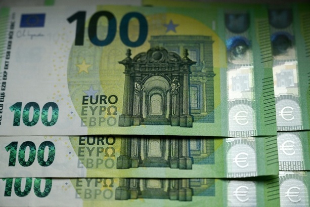 Bild vergr&ouml;&szlig;ern: Haushaltslage in Frankreich und politische Unsicherheit setzen Euro unter Druck