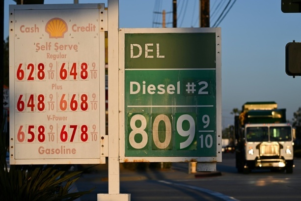 Bild vergr&ouml;&szlig;ern: Trump weitet Zugang zu steuerfreiem Diesel aus