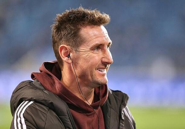 Bild vergr&ouml;&szlig;ern: Lahm lobt Klose als Trainer und kritisiert Nagelsmann