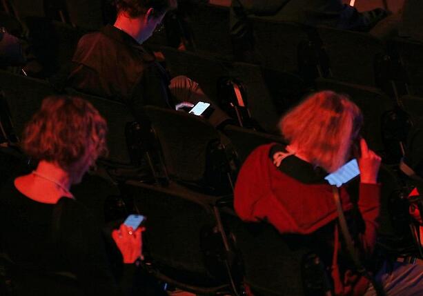 Bild vergr&ouml;&szlig;ern: Bundesregierung beschließt Gesetz gegen digitale Gewalt