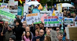 Tausende demonstrieren in Berlin gegen Energiepolitik der Bundesregierung