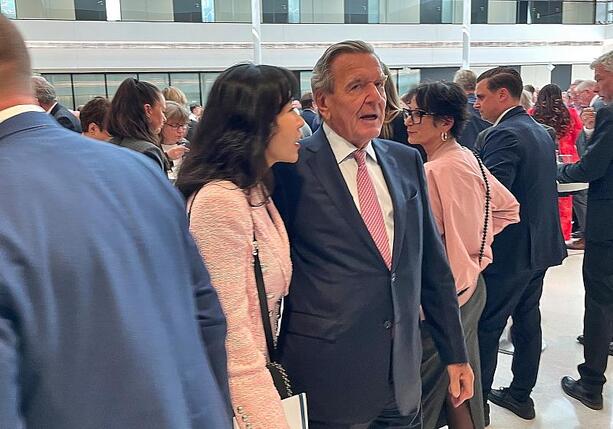 Bild vergr&ouml;&szlig;ern: SPD-Landeschefs drängen auf Ausschluss von Schröder