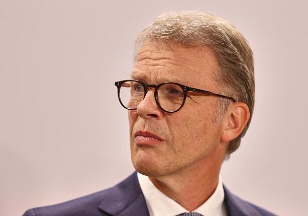 Bild vergr&ouml;&szlig;ern: Deutsche-Bank-Chef Sewing kritisiert Tankrabatt
