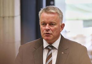 Schnieder weist Mitschuld-Vorwürfe nach Bas-Rücktritt zurück