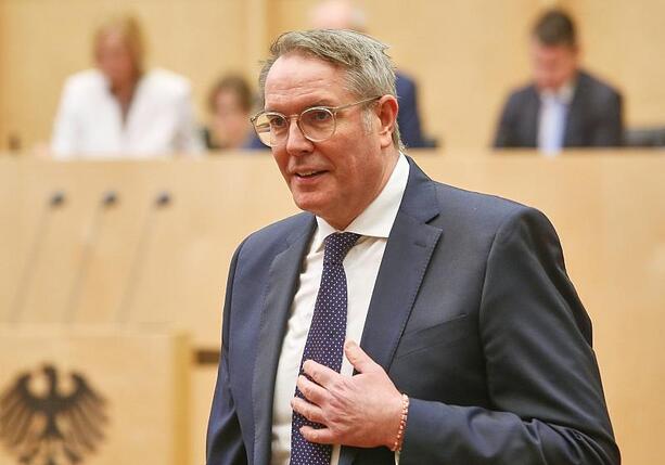 Bild vergr&ouml;&szlig;ern: SPD in Rheinland-Pfalz bestätigt Schweitzer-Wechsel nach Berlin