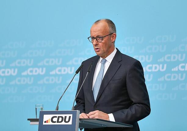 Bild vergr&ouml;&szlig;ern: Merz will schnelle Amtsübernahme von Schweitzer