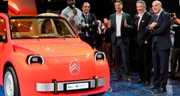 Mit Picknick-Korb: Neue E-Ente auf Pariser Automesser vorgestellt