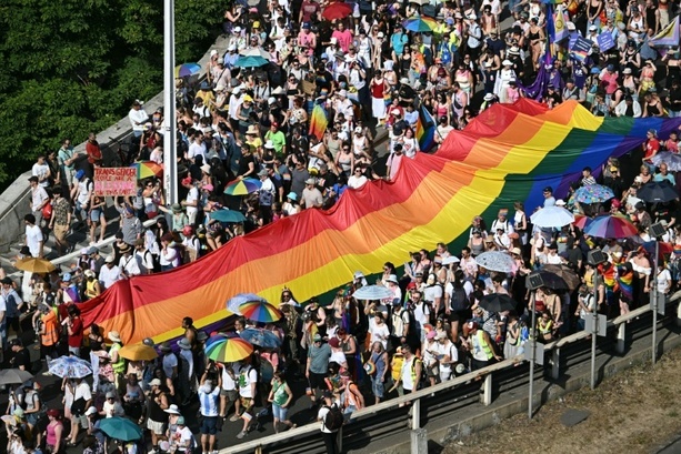 Bild vergr&ouml;&szlig;ern: Ungarisches Parlament beschließt Änderung von umstrittenem LGBTQ-Gesetz