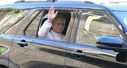 Papst Leo XIV. in Krankenhaus eingetroffen: Operation an der Lunge am Nachmittag