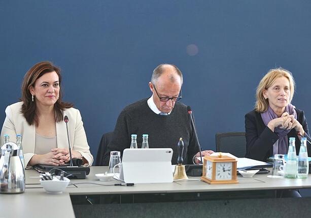 Bild vergr&ouml;&szlig;ern: Forsa: Union bleibt im Umfragetief