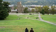 Cornell setzt Feiern von Studentenverbindungen nach Vergewaltigungsvorwurf aus