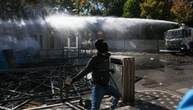 Gewaltsame Proteste in Albanien: Bildungsministerium in Brand gesteckt