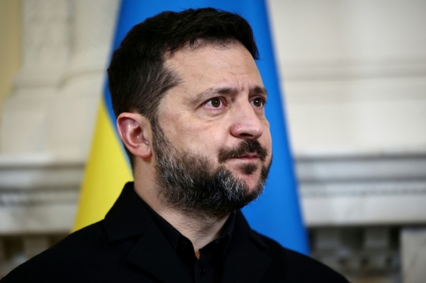 Bild vergr&ouml;&szlig;ern: Selenskyj fordert Musk zu Wiederherstellung von Starlink in der Ukraine auf