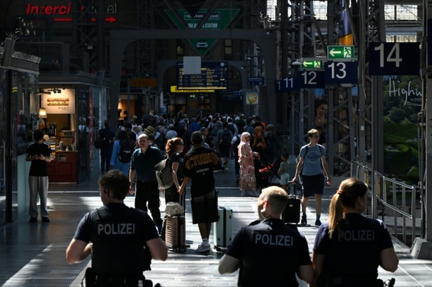 Bild vergr&ouml;&szlig;ern: Alkoholverbot an allen Bahnhöfen tritt in Kraft
