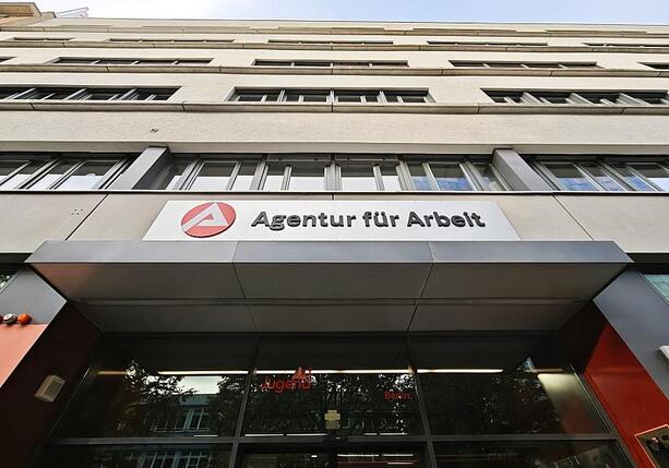 Bild vergr&ouml;&szlig;ern: Studie: Gezielte Programme helfen älteren Arbeitslosen