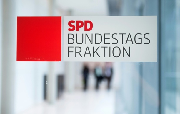 Bild vergr&ouml;&szlig;ern: Bundestag hebt Immunität von SPD-Abgeordnetem Ahmetovic auf