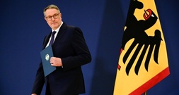 Neuer Minister Schweitzer setzt auf Kompromiss im Streit über Rente mit 63