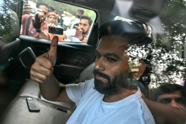 Bild vergr&ouml;&szlig;ern: Gründer der Kakerlaken-Bewegung in Indien nach Festnahme wieder frei