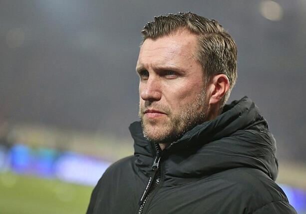Bild vergr&ouml;&szlig;ern: Eintracht Frankfurt stellt Krösche auf eigenen Wunsch frei