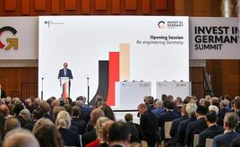 Merz verspricht Investoren 