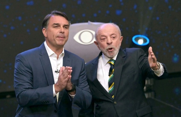 Bild vergr&ouml;&szlig;ern: Vor Stichwahl in Brasilien: Lula und Bolsonaro wollen Ausschluss des jeweils anderen erreichen