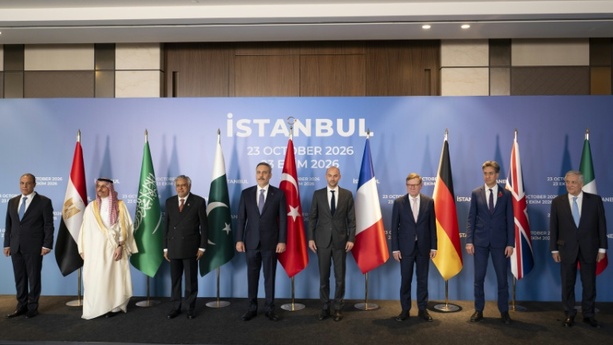Bild vergr&ouml;&szlig;ern: Wadephul berät bei Treffen mit Außenministern in Istanbul über Kriege und Konflikte