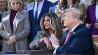 Weißes Haus: Melania Trump erreicht Waffenruhe in südukrainischer Stadt Oleschky