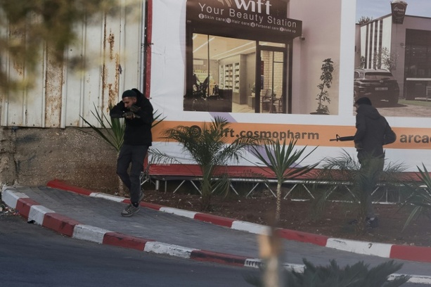 Bild vergr&ouml;&szlig;ern: Netanjahu droht nach Angriff in Hebron mit Großoffensive im Westjordanland
