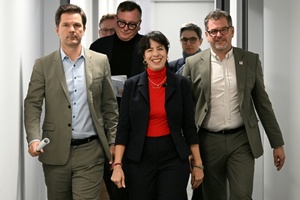 Trotz Sondierungen mit Linken: Grüne und SPD in Berlin treffen sich mit CDU