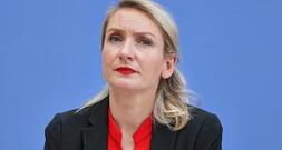Bayerns Innenminister hält Schwerdtner für Gefahr für Deutschland