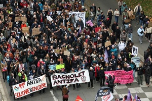 Frankreich: Tausende protestieren gegen Parteitag des rechtspopulistischen RN