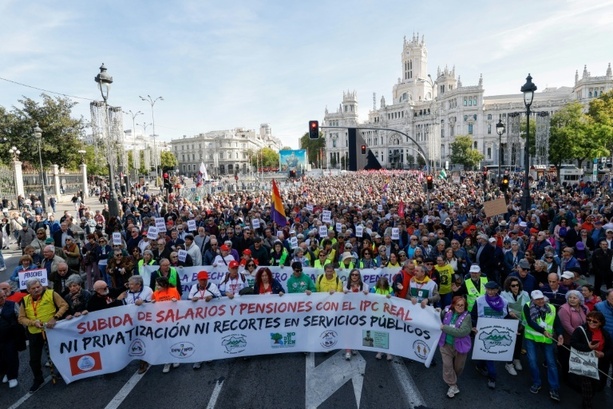 Bild vergr&ouml;&szlig;ern: Massendemonstration für Erhalt des staatlichen Rentensystems in Spanien