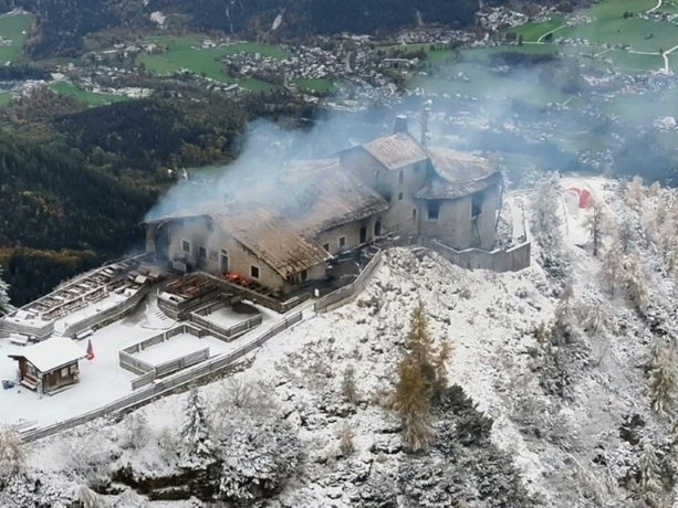 Bild vergr&ouml;&szlig;ern: Kehlsteinhaus am Obersalzberg abgebrannt: Psychisch kranker Verdächtiger festgenommen