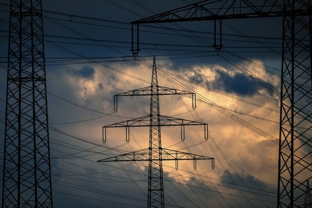 Bild vergr&ouml;&szlig;ern: Erste Herbststürme sorgen für Schäden: Tausende Haushalte in Freiburg ohne Strom