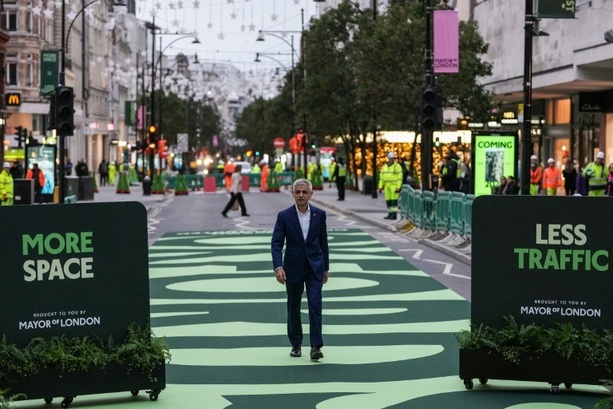 Bild vergr&ouml;&szlig;ern: Teil von berühmter Londoner Oxford Street in Fußgängerzone umgewandelt